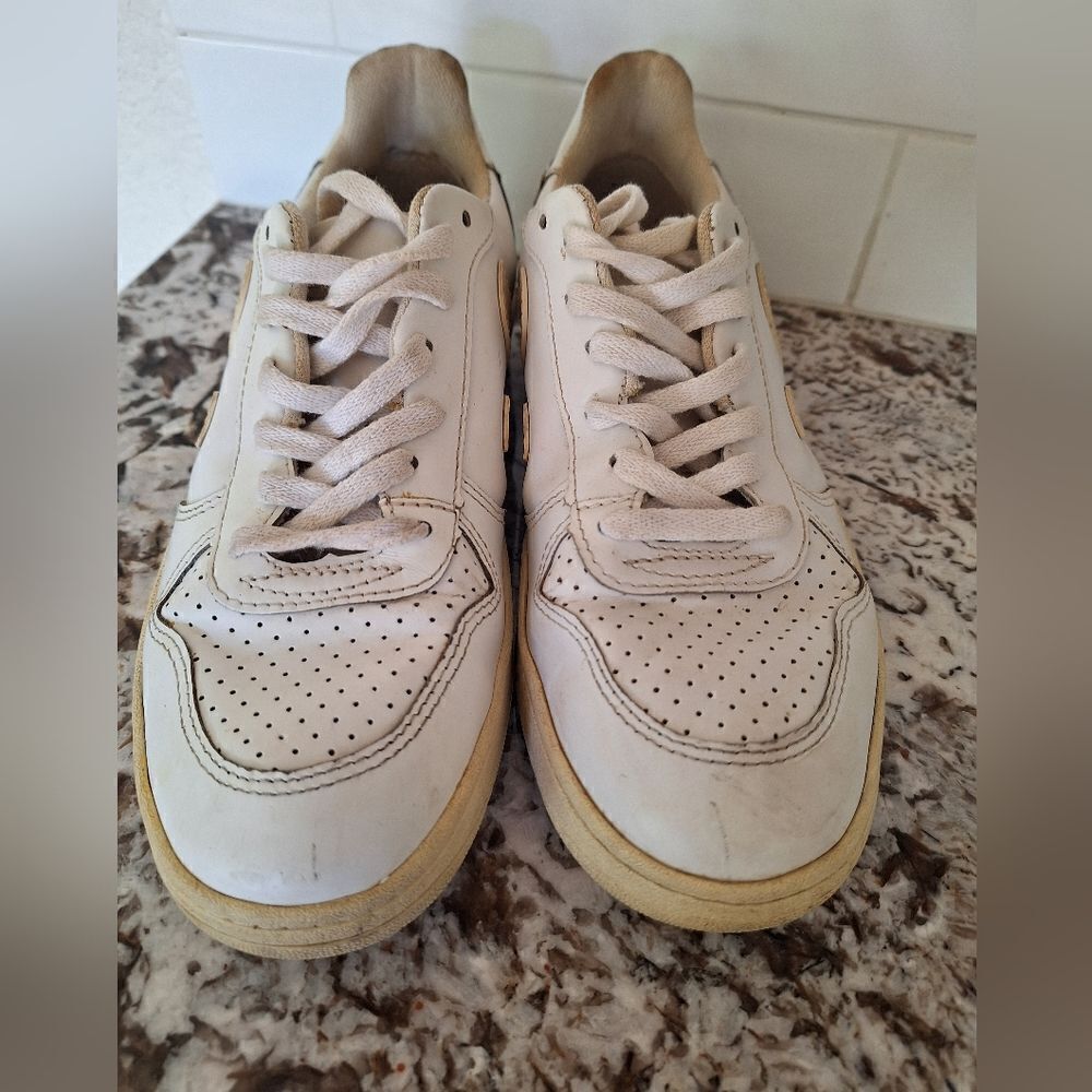 Veja leather sneakers size 7 US